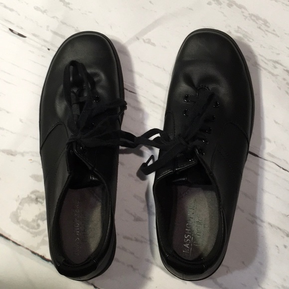 grasshoppers shoes near me